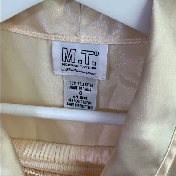 Vintage Yellow Satin Pajama Set! - Picture 4 of 8